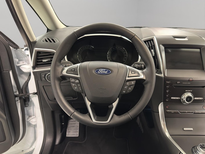 Vehicle image FORD S-MAX