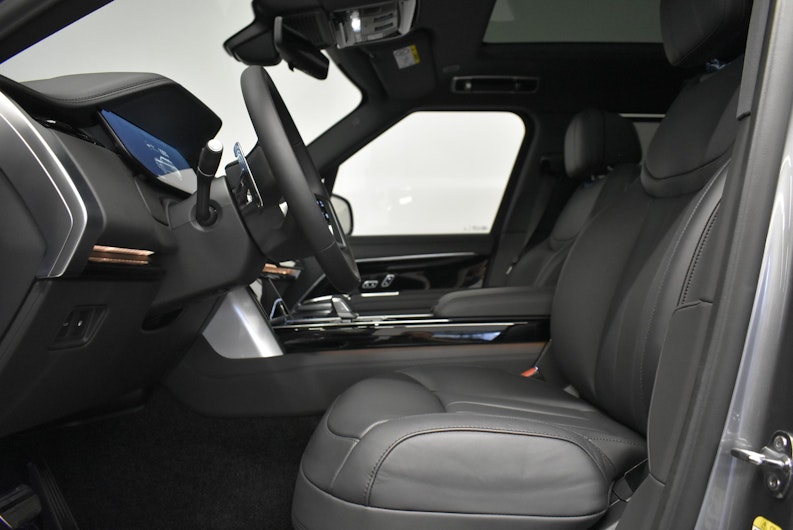 Vehicle image LAND ROVER RANGE ROVER