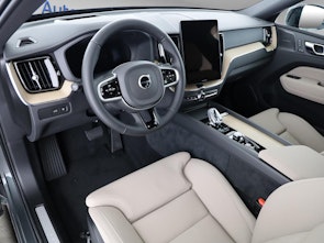 Vehicle image VOLVO XC60 2.0 T6 TE Ultra Dark eAWD