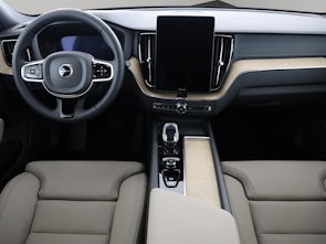 Vehicle image VOLVO XC60 2.0 T6 TE Ultra Dark eAWD