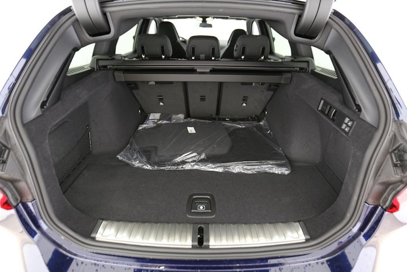 Vehicle image BMW 3 SERIES