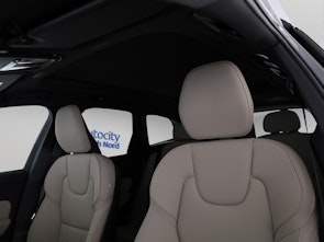 Vehicle image VOLVO XC60 2.0 T6 TE Ultra Dark eAWD