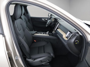 Vehicle image VOLVO XC60 2.0 T6 TE Ultra Dark eAWD