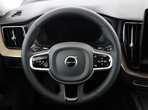 Vehicle image VOLVO XC60 2.0 T6 TE Ultra Dark eAWD