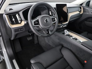 Vehicle image VOLVO XC60 2.0 T6 TE Ultra Dark eAWD