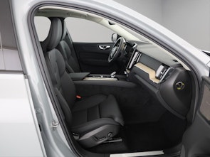 Vehicle image VOLVO XC60 2.0 T6 TE Ultra Dark eAWD