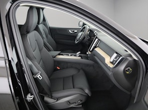 Vehicle image VOLVO XC60 2.0 T6 TE Ultra Dark eAWD