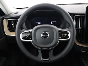 Vehicle image VOLVO XC60 2.0 T6 TE Ultra Dark eAWD