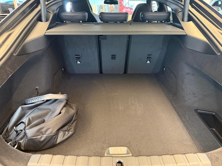 Vehicle image BMW i4