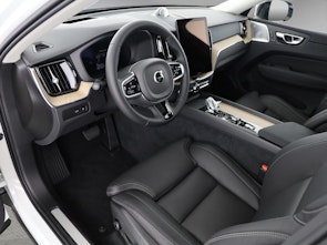 Vehicle image VOLVO XC60 2.0 T8 TE Ultra Dark eAWD