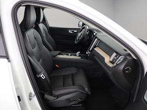 Vehicle image VOLVO XC60 2.0 T8 TE Ultra Dark eAWD