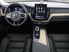 Vehicle image VOLVO XC60 2.0 T8 TE Ultra Dark eAWD