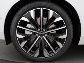 Vehicle image VOLVO XC60 2.0 T8 TE Ultra Dark eAWD