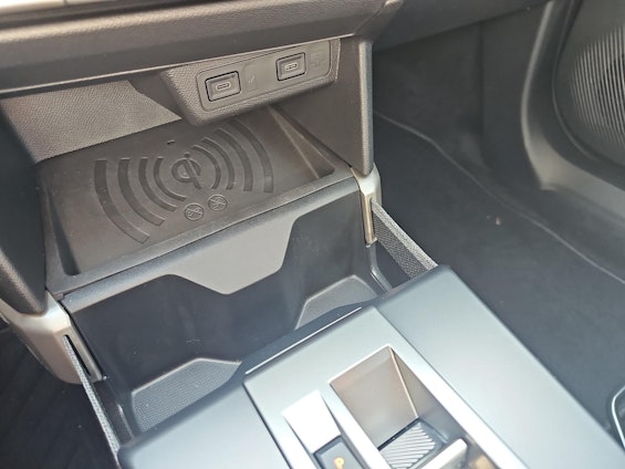 Vehicle image 24 Vehicle image 24