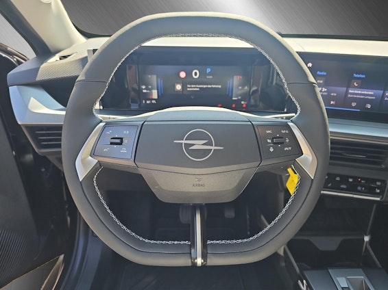 Vehicle image 13 Vehicle image 13