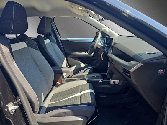 Vehicle image 14 Vehicle image 14