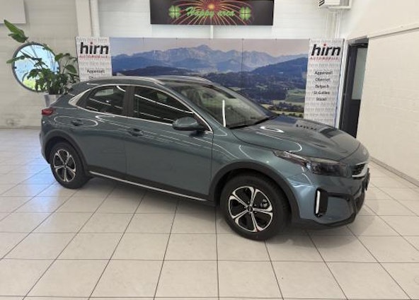 First vehicle image First vehicle image