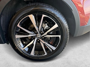 Vehicle image TOYOTA C-HR 2.0 HEV Trend 4x4