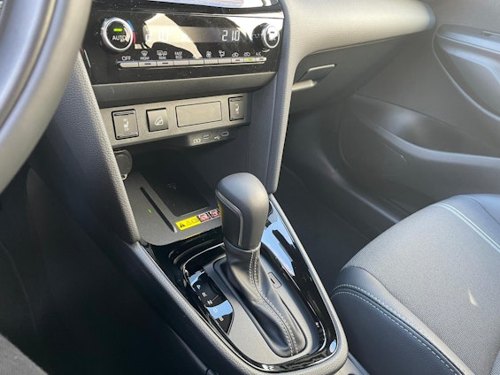 Vehicle image 13 Vehicle image 13