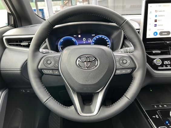 Vehicle image 8