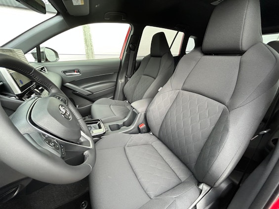 Vehicle image 6