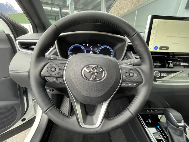 Toyota Corolla Cross 2.0 HSD Trend AWD-i