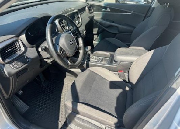 Vehicle image 4 Vehicle image 4