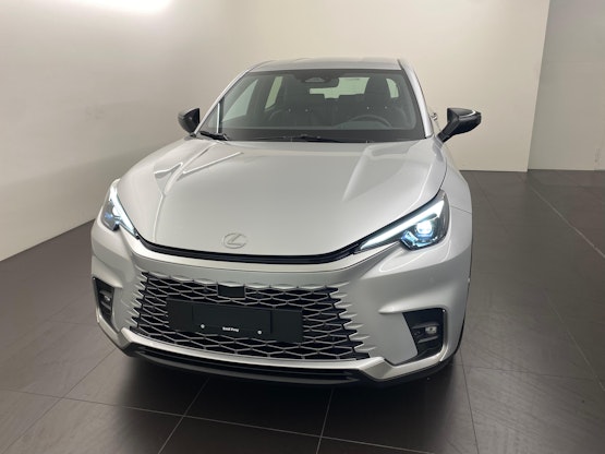 First vehicle image