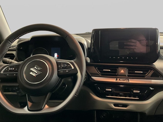 Vehicle image 6 Vehicle image 6