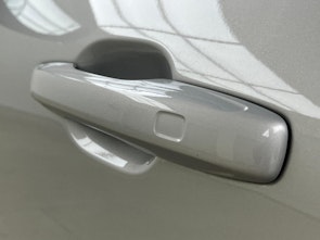 Vehicle image VOLVO XC60 2.0 B6 MH Plus Dark AWD / ab 3,99% Leasing bei Abschluss einer Protect Autoversicherung