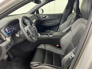 Volvo XC60 2.0 B6 MH Plus Dark AWD / Jetzt mit attraktivem 1.99% Leasing