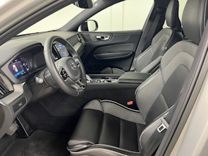 Vehicle image VOLVO XC60 2.0 B6 MH Plus Dark AWD / ab 3,99% Leasing bei Abschluss einer Protect Autoversicherung