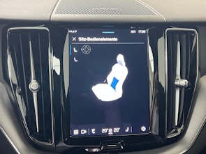 Vehicle image VOLVO XC60 2.0 B6 MH Plus Dark AWD / ab 3,99% Leasing bei Abschluss einer Protect Autoversicherung