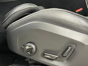 Volvo XC60 2.0 B6 MH Plus Dark AWD / Jetzt mit attraktivem 1.99% Leasing