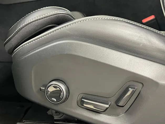 Volvo XC60 2.0 B6 MH Plus Dark AWD / Jetzt mit attraktivem 1.99% Leasing