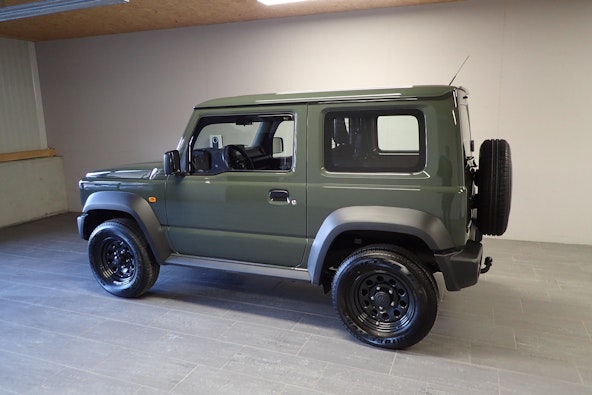Vehicle image 11