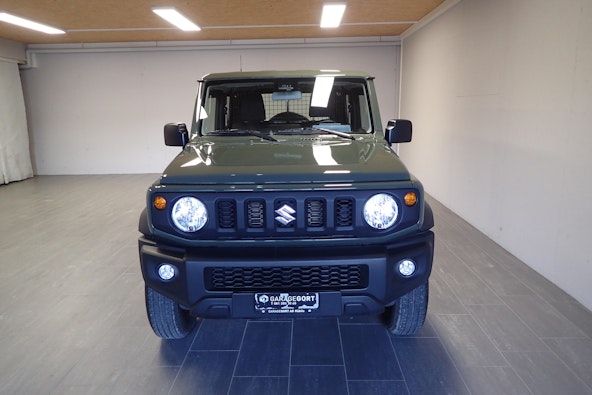 First vehicle image