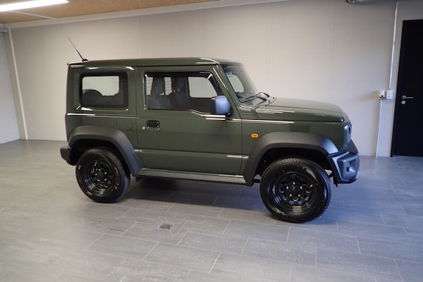 Vehicle image 3