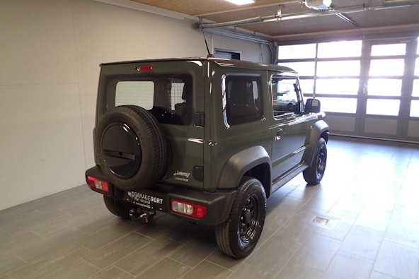 Vehicle image 26