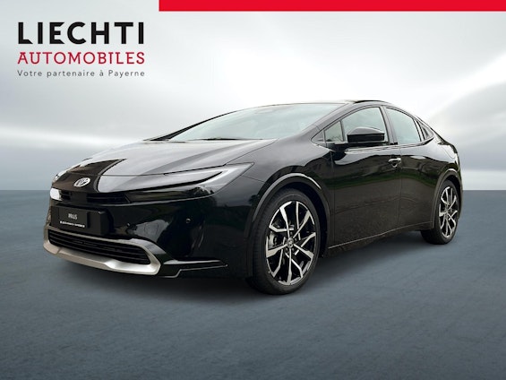 First vehicle image