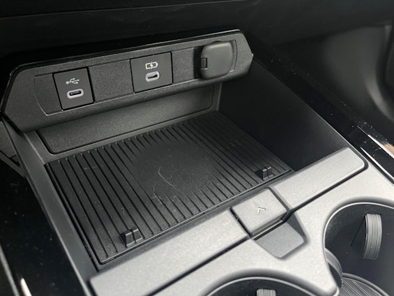 Vehicle image 15 Vehicle image 15