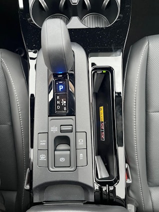 Vehicle image 16 Vehicle image 16