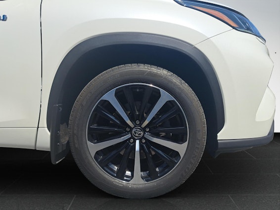 Vehicle image 21