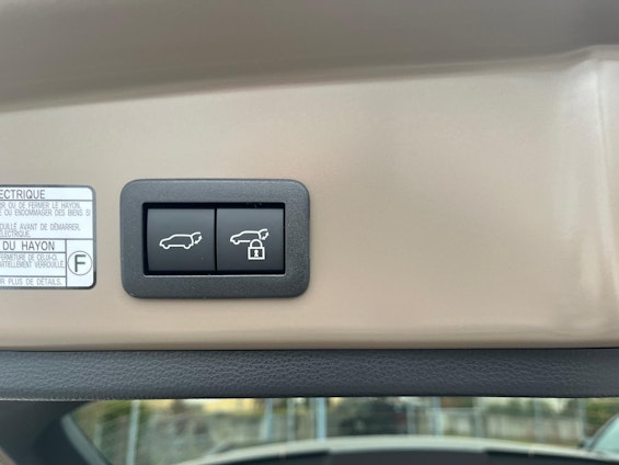 Vehicle image 17 Vehicle image 17