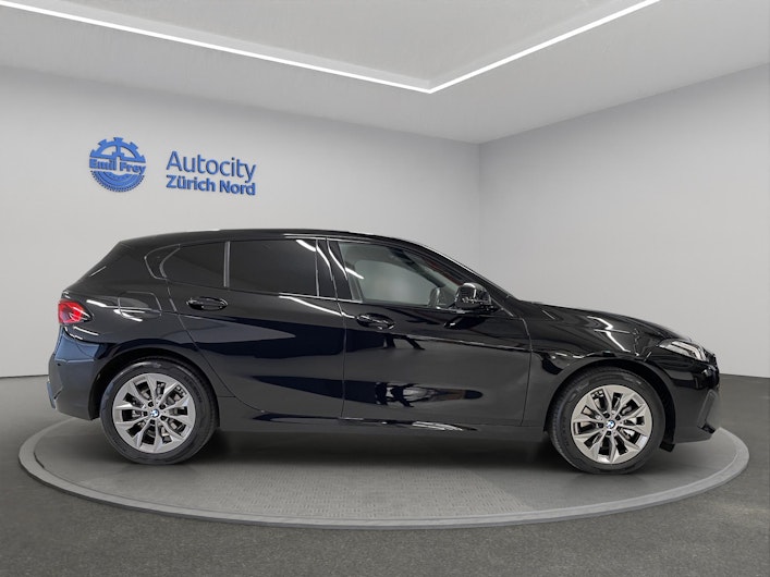 Vehicle image BMW 1 SERIES