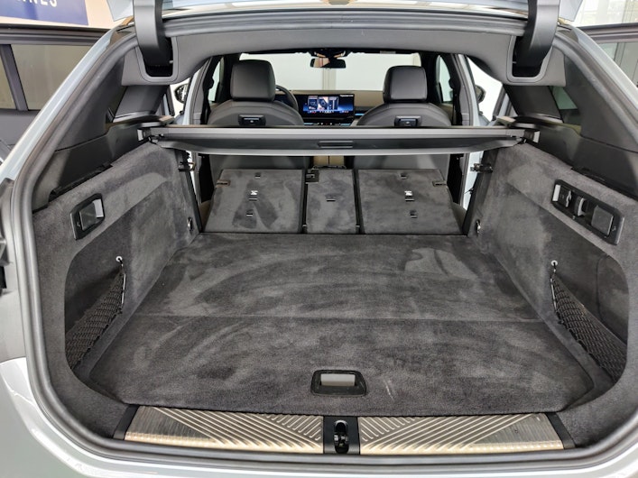 Vehicle image BMW 5 SERIES