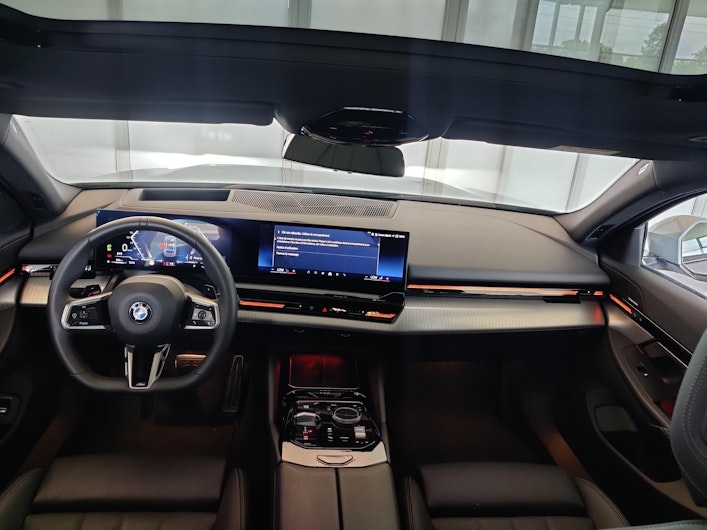 Vehicle image BMW 5 SERIES