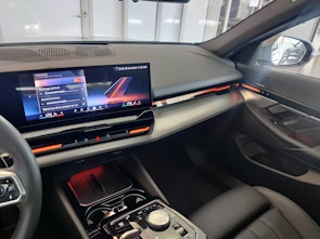 Vehicle image BMW 520d xDrive Touring