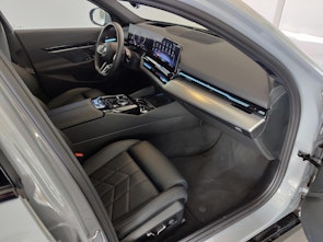 Vehicle image BMW 520d xDrive Touring