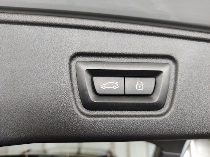 Vehicle image BMW 5 SERIES